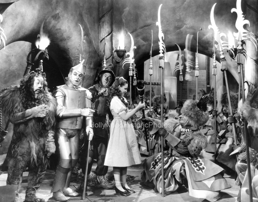 1939 6 witches guards wm.jpg